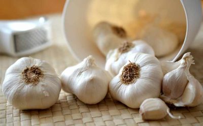 Is garlic good for a sore throat